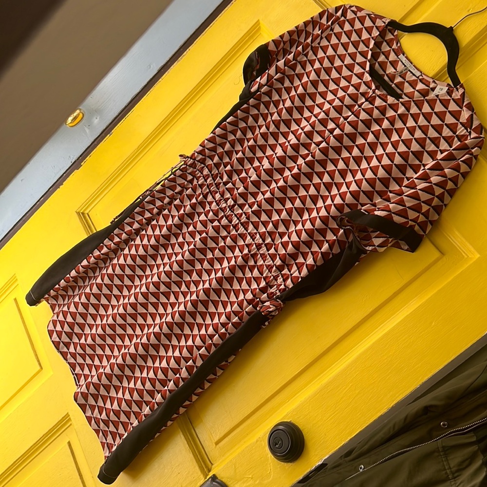 Scotch and soda geo triangle print pullover dress. Blush, maroon, black. XL